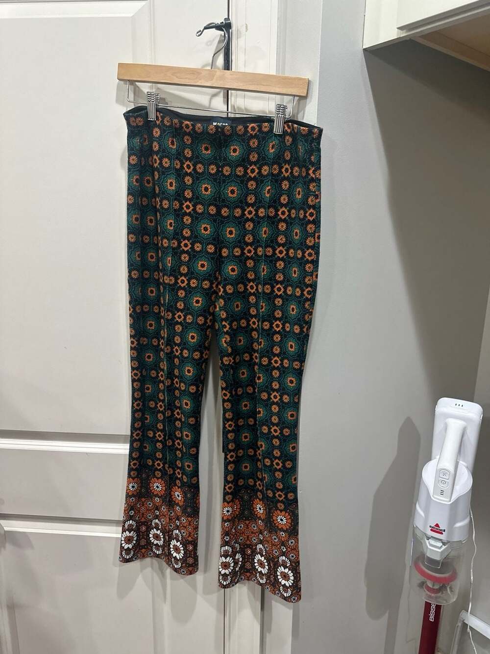 Maeve by Anthropologie The Margot Kick-Flare Cropped Pants in Green Floral S